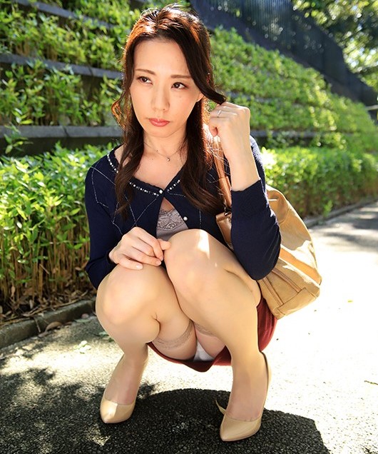 ☆バック☆変態☆おばさん☆水無瀬いずみ☆痴女！えっ…巨乳＠人妻！熟女が好きだから…騎乗位で欲求不満解消エロ動画「もうイクぅぅっあっぁぁ！」変態